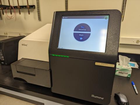 photo of Illumina MiSeq instrument